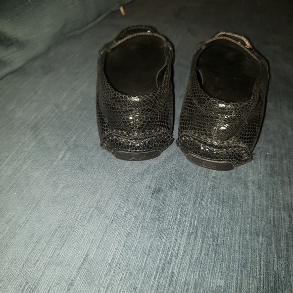 Shoes - Picture 1 of 3